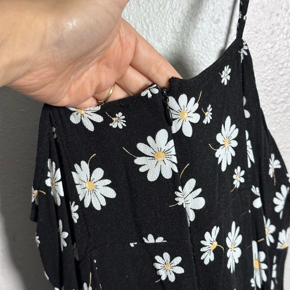 Forever 21 Women Black Floral Dress Size Small. - Picture 6 of 8